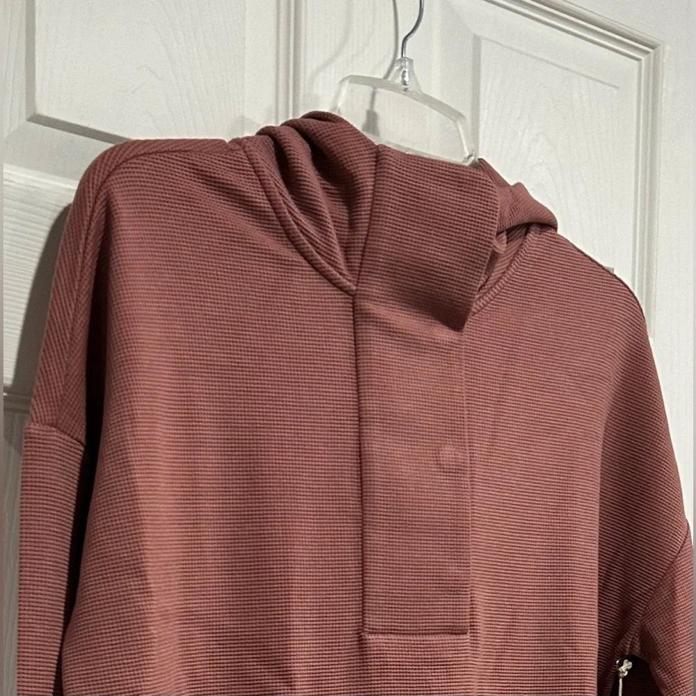 Vuori Women's Small Bayview Thermal Hoodie Rosewood Pink NWT Snap Closure